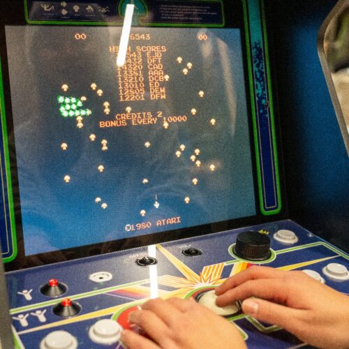 <span class="product-title-prefix">NEU IM VERLEIH</span>Arcade Spielautomat - Atari Legacy